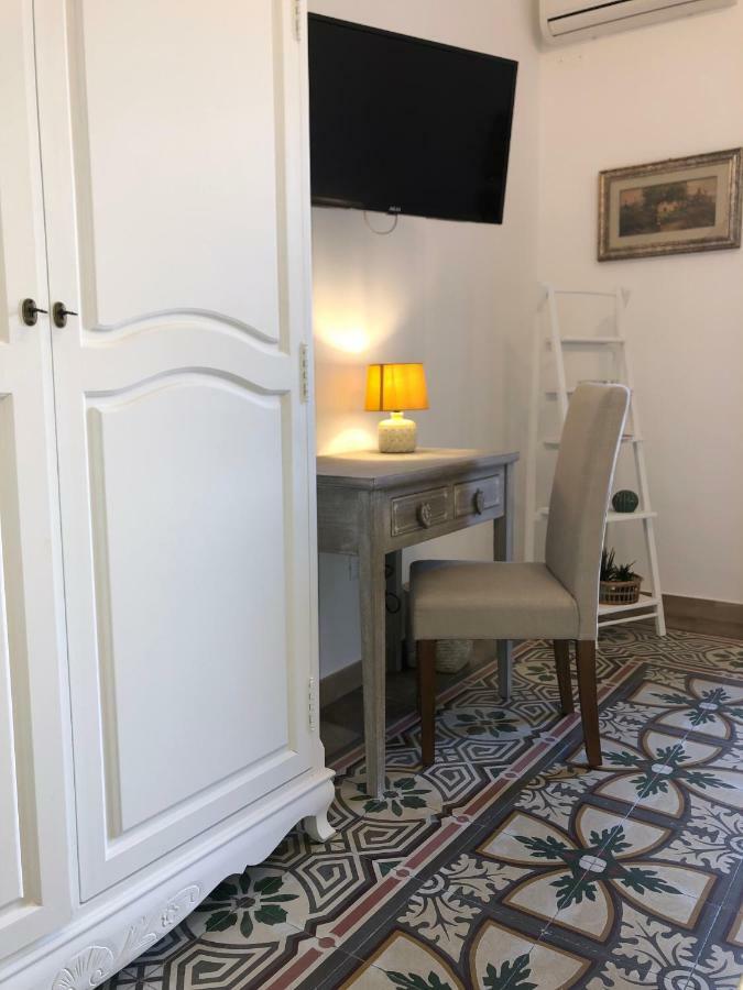 Petite Maison Ta 塔兰托 外观 照片